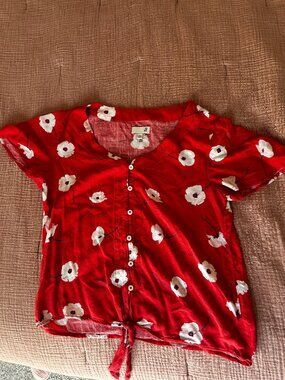 So Brand XS Red tie floral top